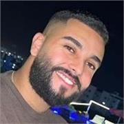 Profesor de arábe imparte classes particulares a las personas de todas las edades