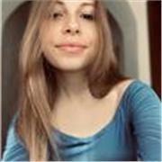 Laureata in Scienze Biologiche impartisce lezioni online di Biologia, semplificando lo studio per ragazzi di medie e superiori. 