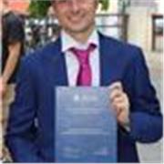Laureato magistrale in Fisica per lezioni di Matematica e Fisica online, anche in inglese.
