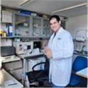 Puedo ser profesor de física, química y matemáticas, desde primaria hasta bachillerato.