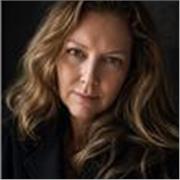 Profesora de inglés nativa, calificada, con 20+ años de experiencia.