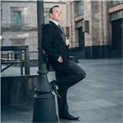 profesor internacional de guitarra clasica ,electrica , piano y canto