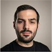 J’enseigne design graphique, communication et réseaux sociaux aux étudiants et particuliers, du débutant à intermédiaire