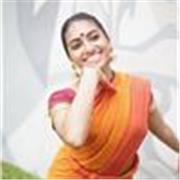 Experienced Bharatanatyam and movement tutor offering online and in-person lessons in Sheffield. 