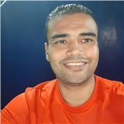 Profesor y entrenador deportivo especializado en la formación y desarrollo de atletas en el área de la gimnasia artística