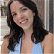 Doy clases particulares de inglés, mi madre es profesora de inglés y siempre ha estado presente en mi vida. Me dieron clases de C1