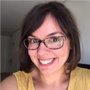 Profesora de infantil imparte clases de refuerzo educativo, inglés y robotica
