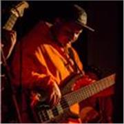 Profesor de música y técnico en música especializado en guitarra