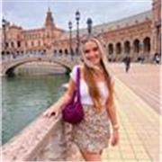 Ragazza madrelingua inglese pronta per insegnare ad ogni età!