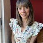 Persona paciente con gran capacidad de gestionar diferentes tareas a la vez, empatica y responsable 