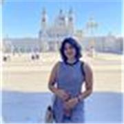 Soy simpática, paciente, empática, ordenada y analítica. Doy clases de español a extranjeros, para que puedan desenvolverse mejor