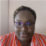 Madrelingua francese impartisce lezioni di francese aiuto studente ad imparare la lingua francese per potere parlarlo fluentemente e scrivere in modo corretto