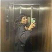 Profesora de pintura apta para toda las edades 