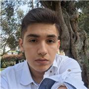 Profesor de álgebra y matemáticas generales, ofrece clases de álgebra a estudiantes de secundaria