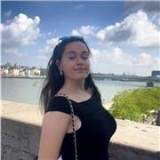 Universitaria con nivel C1 de Inglés, experiencia con el idioma al vivir en el extranjero.