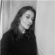 🇬🇧 English:
I define myself as a creative and passionate English teacher. I give classes to people and companies who want to imp