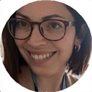 Esperta contabile disponibile per aiuto compiti ed economia
