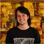 Profesor de Teatro especializado en diseño escénico para todos los niveles y edades.