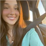 Niñera con experiencia para cuidar a niños y brindar apoyo escolar