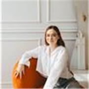Engaging English Tutor for Teens & Adults, providing online lessons from Stafford, specializing in personalized learning with 3 years' experience.