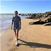 Maestra de Lengua Castellana y Literatura para niños de Primaria. Se ofrecen también clases online y de otras asignaturas