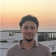 Français né en France donc bilingue
Étudiant + travail dans éducation national (AED)