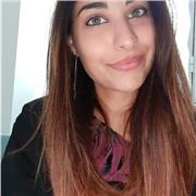 Docente di lettere impartisce lezioni di italiano, storia, geografia e latino