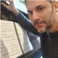 Licenciado en composición musical y piano clásico da clases desde bsas, argentina por webcam exclusivamente