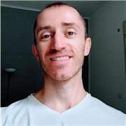 An experienced English educator with a focus on pronunciation and accent offers English lessons online.