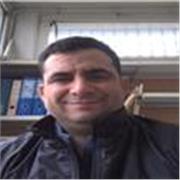 Offro lezioni private a bambini delle scuole elementari e medie, adattandole alle loro esigenze.