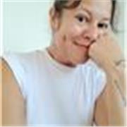 Aprende español y comunícate con naturalidad/“Learn Spanish and speak with confidence and ease.”