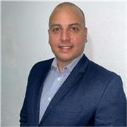 Profesor práctico para estudiantes, emprendedores y profesionales del marketing.
