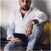 Stai cercando un fotografo professionista da cui imparare? Con me oltre che le basi della fotografia ti insegnerò e ti affiancherò anche ad un percorso di crescita personale.