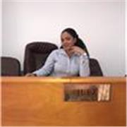 Profesora de sociales imparte conocimiento a niños de todas las edades