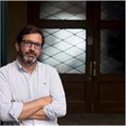 Profesional financiero con 25 años de experiencia para clases de economía aplicada, finanzas o control de gestión