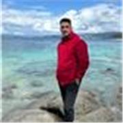 Chico de 27 años, que trabaja como técnico superior de Transporte y Logística. Me gustaría dar clases a alumnos entre 7 y 12 años.