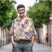 Soy educador, monitor titulado y dinamizador socioeducativo especializado en el uso del juego, el teatro y la expresión artística.