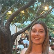 Soy profesora nativo de inglés para niños de todas edades. Apoyo en deberes , conversación , preparación de exámenes