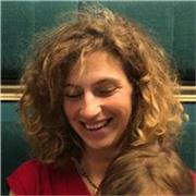 Professeure de yoga depuis 2014, je m'adapte à chacun.e. 
Je propose des cours enfants, ado, adultes et séniors.
