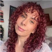 Profesional del marketing en videojuegos en inglés/español