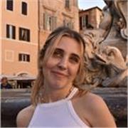 Studentessa universitaria in lingue offre lezioni private di lingue e materie umanistiche