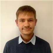 Soy una persona responsable, atenta y de confianza. También me considero amable, compasivo y profesional. Por experiencia personal enseñando inglés de forma voluntaria a niños en China, creo que cualquier niño puede aprender un idioma con suficiente tiemp