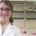 Laureanda in chimica e tecnologie farmaceutiche impartisce lezioni di chimica e biologia