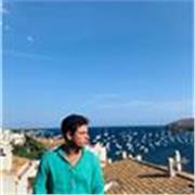 Me defino como un docente comprometido con el desarrollo integral del alumnado