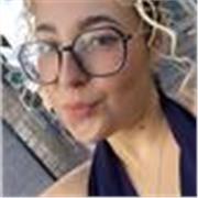 Me formé en Filología Hispánica con especialización en Metodología y Literatura 