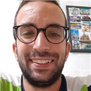 Laureato Magistrale in Scienze Storiche impartisce lezioni di Storia a studenti fino al 5° anno di superiori