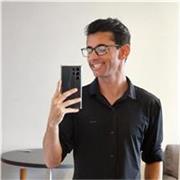 Maestro de inglés con experiencia en clases en línea para adultos Vivo en Brasil. Hablo español fluido si es necesario