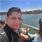 Me apasiona el dibujo, que ha aprendido varios metodos, también he estudiado licenciatura en diseño grafico para tener mas vision y poder utilizar herramientas digitales