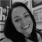 I am an experienced English tutor with a strong background in digital learning and teaching English as a foreign language.