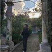 Studentessa di lettere antiche amante della letteratura